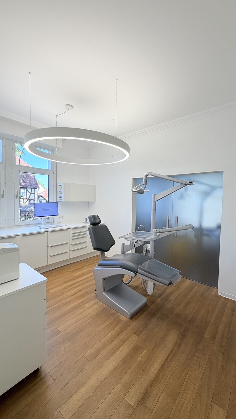 Behandlungszimmer für die kieferorthopädische Untersuchung von Kindern